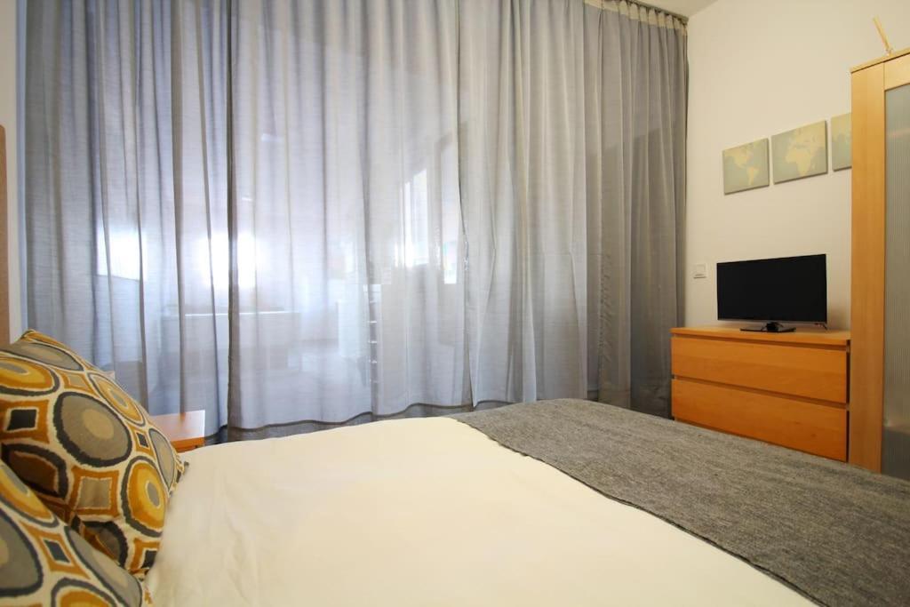 Suite Puerta Osario Con Terraza Sevilla Exterior foto