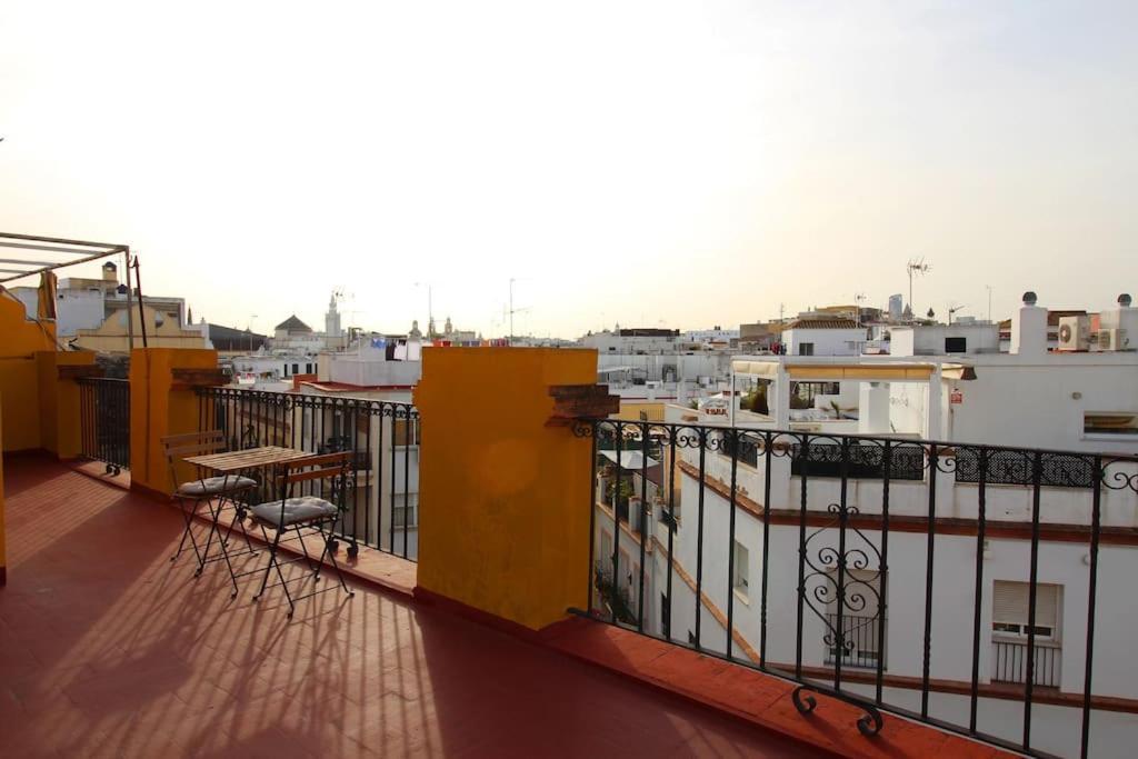 Suite Puerta Osario Con Terraza Sevilla Exterior foto