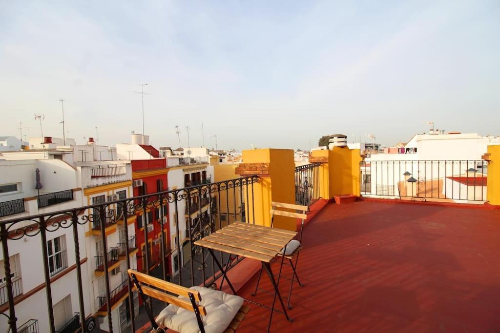 Suite Puerta Osario Con Terraza Sevilla Exterior foto